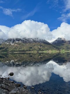 Such a gorgeous shot taken on Monday when docked in #Olden. The way the clouds are reflected in the water! 😍 The scenery in #Norway is absolutely spellbinding and gorgeous - a little slice of heaven! 🇳🇴

#NorwegianFjords #Cruise #PAndOCruises