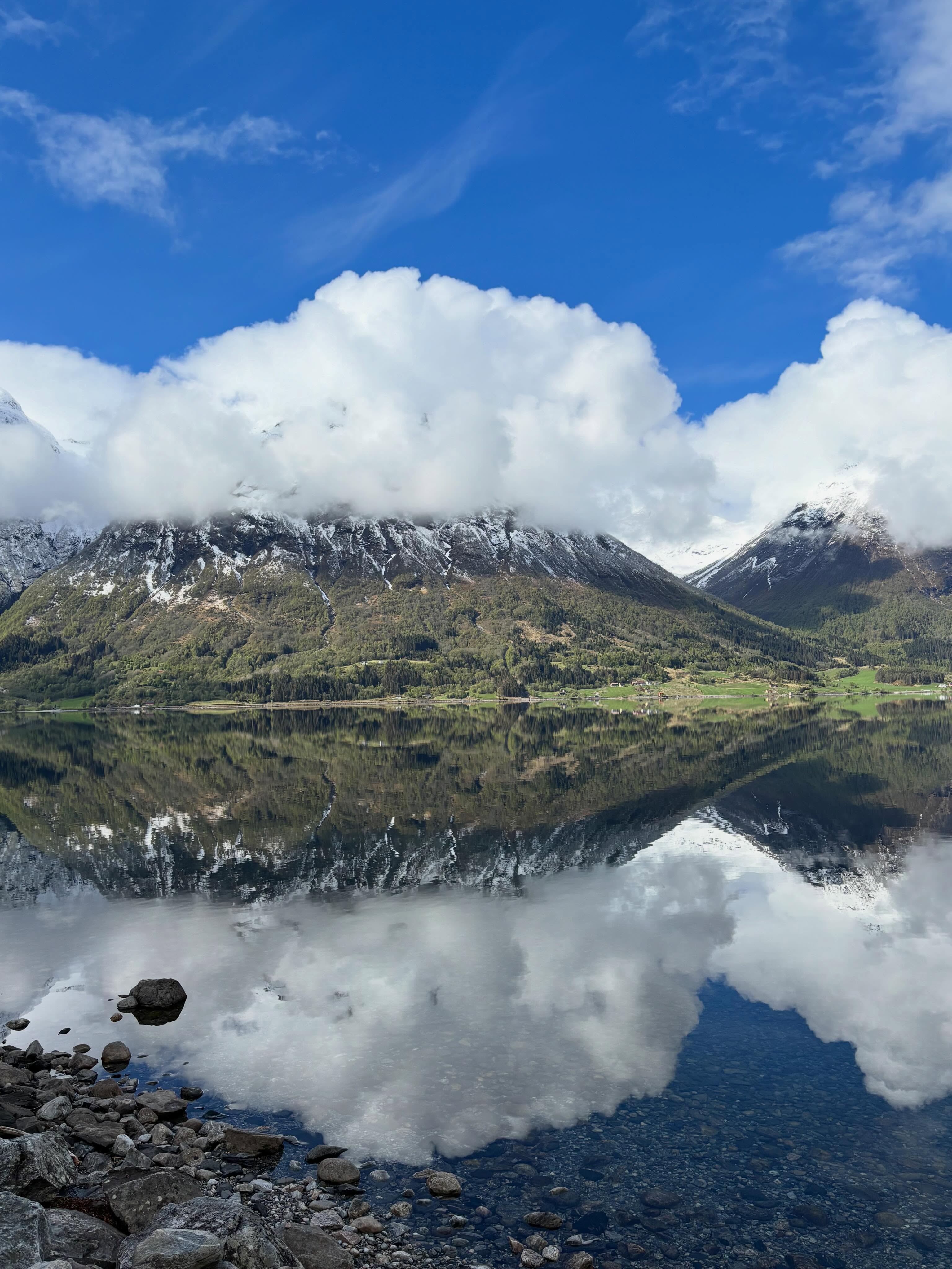 Such a gorgeous shot taken on Monday when docked in #Olden. The way the clouds are reflected in the water! 😍 The scenery in #Norway is absolutely spellbinding and gorgeous - a little slice of heaven! 🇳🇴

#NorwegianFjords #Cruise #PAndOCruises